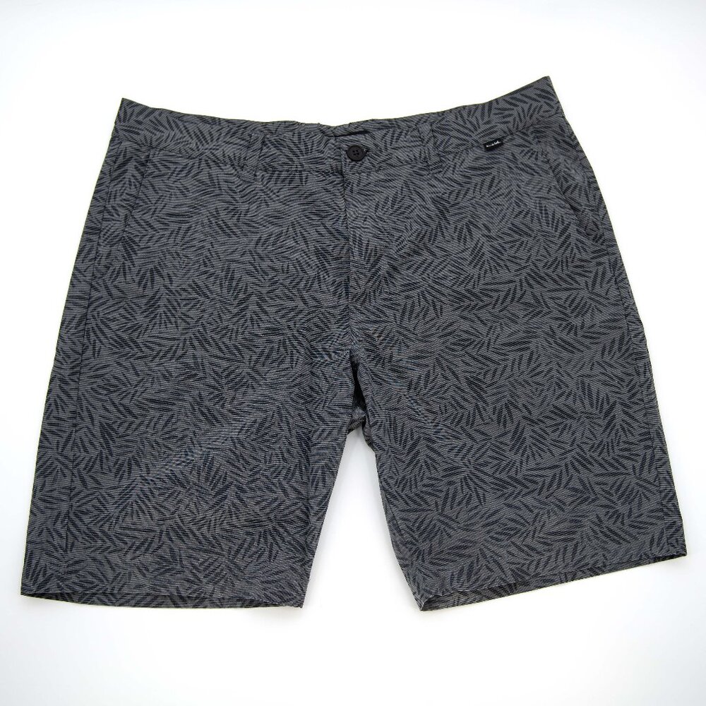 Travis Mathew Golf Shorts / Gray Print / Men's 36